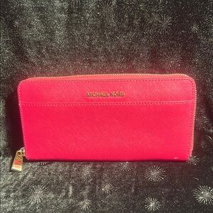 Michael Kors Vibrate Pink Wallet